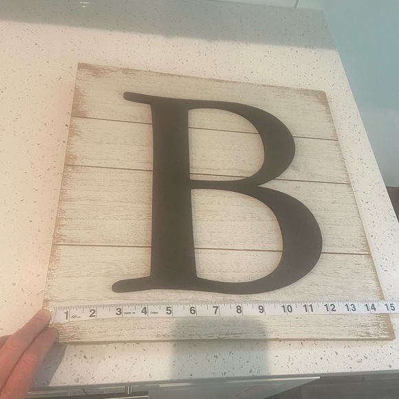 Wooden and Metal “B” initial art. - Picture 3 of 4